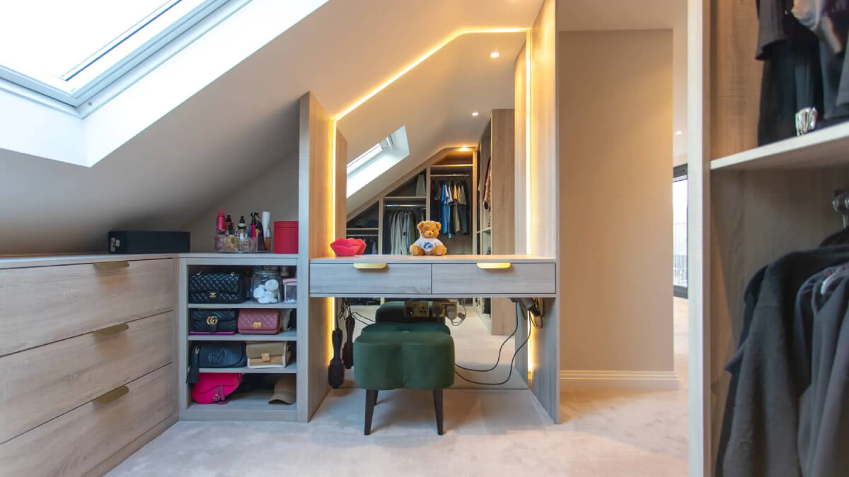 LED dressing table